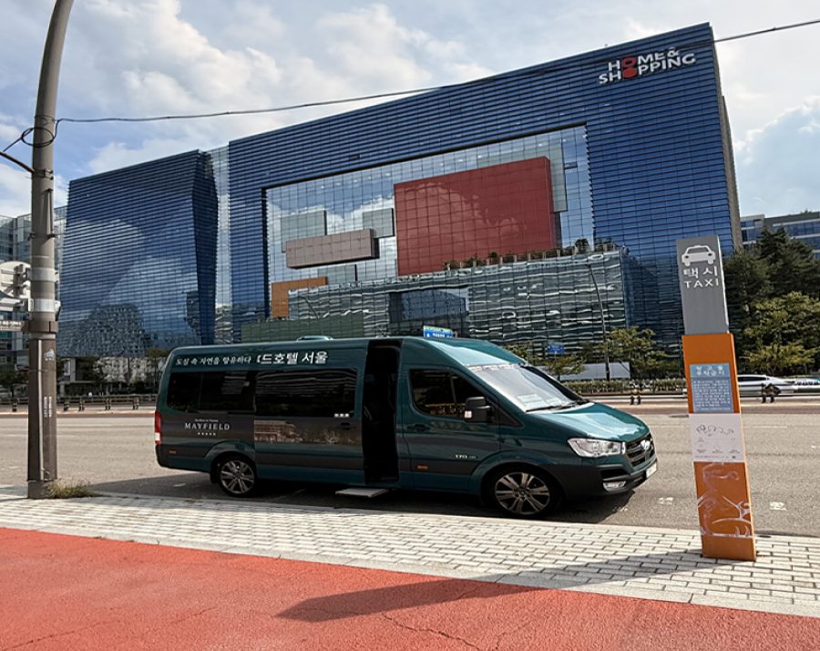 Magok Station Exit 1 shuttle bus stop